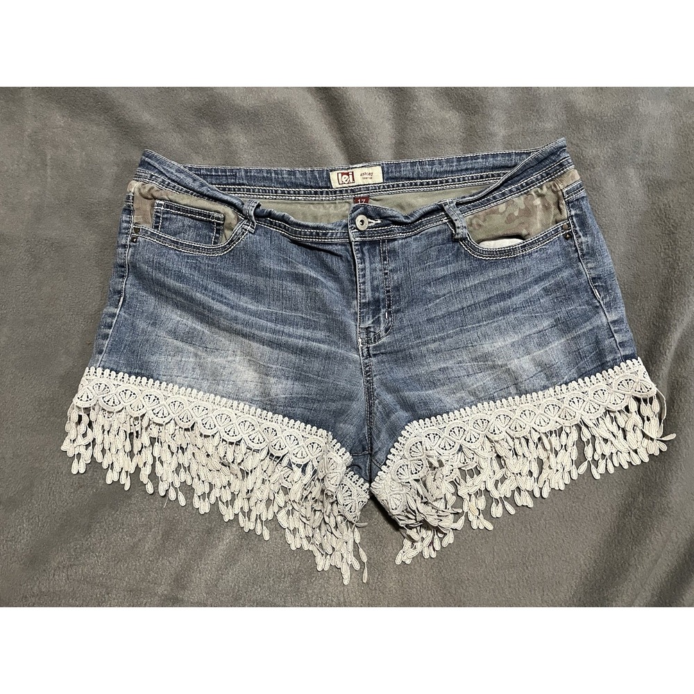 Womens‎ LEI Jean Shorts Camo Lace Fringe ASHLEY LOW RISE Stretch Size 17R